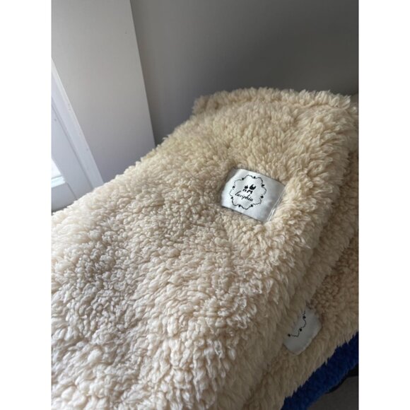New Pack of 3 Calming Blankets Fluffy Premium Fleece Pet Blanket for Dogs & Cats - Picture 2 of 11